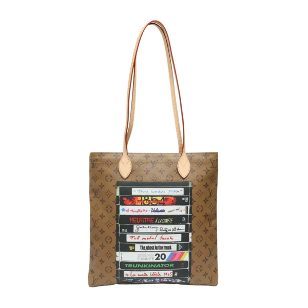 250206 直播編號 26 : 【二手】LOUIS VUITTON CARRY IT 托特包 M4198 E19272