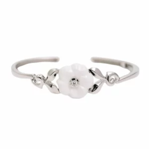 250306 直播編號 15 : 【全新】CHANEL 18K白金鑽石山茶花手鐲 J10207 E22107