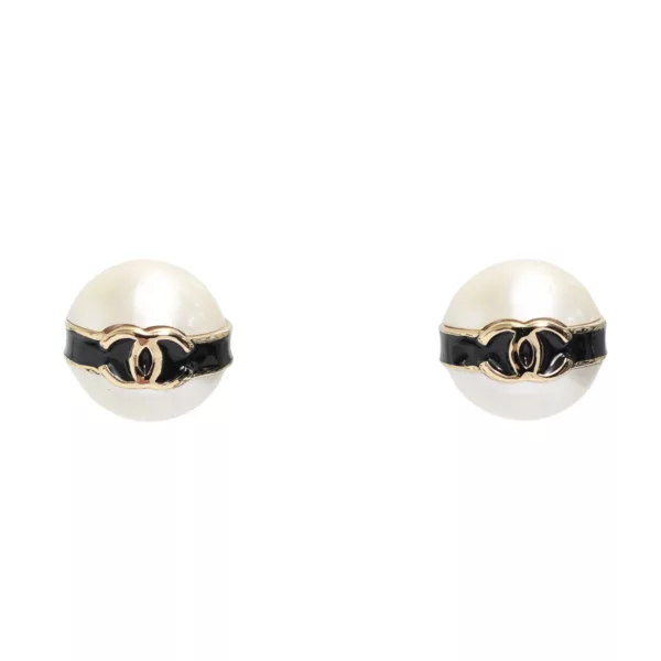 250417 直播編號 9 : 【未使用品】CHANEL CC 珍珠圓形耳環 E23166