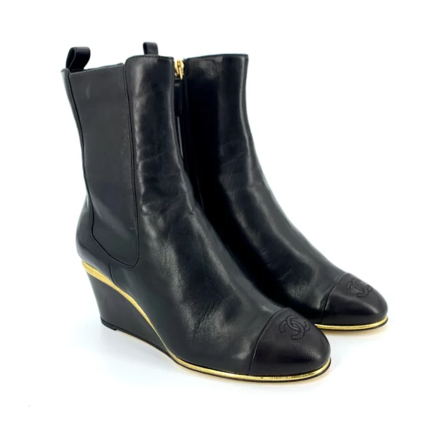 【全新】CHANEL 坡跟皮質中筒靴 G39428 35.5 E6745