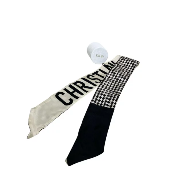 【未使用品】CHRISTIAN DIOR TWILLY 絲巾 PD2432